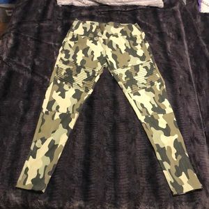 Agnes & Dora moto jegging camo large camouflage